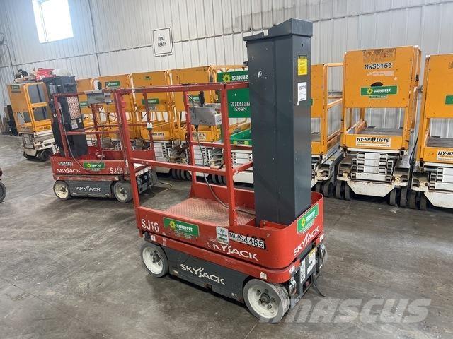 SkyJack SJ16 Vertikaalsed mast tõstukid