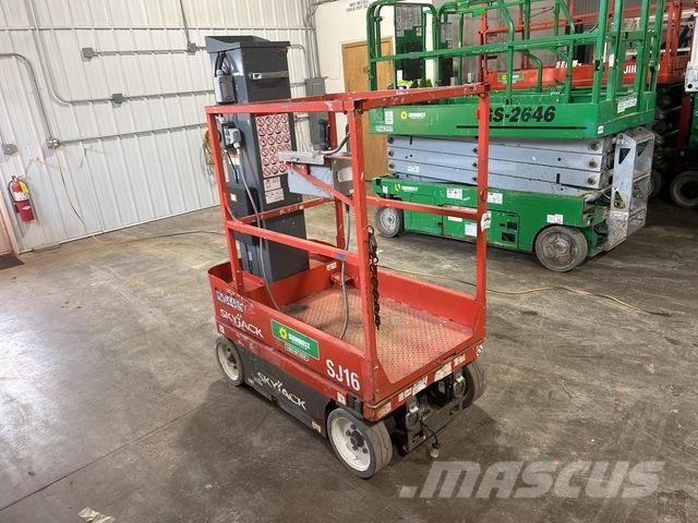 SkyJack SJ16 Vertikaalsed mast tõstukid