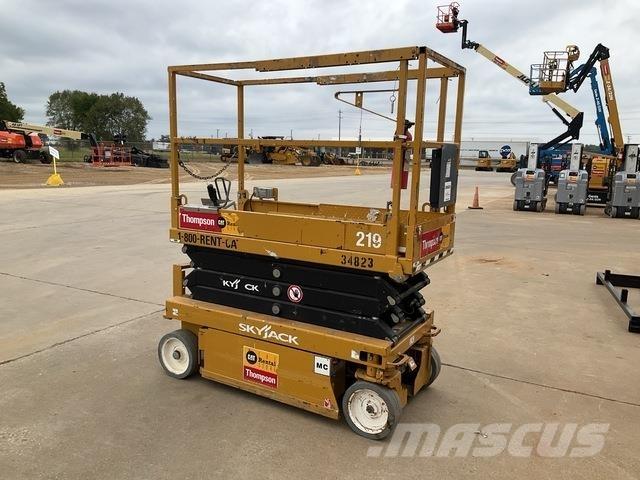 SkyJack SJ3219 Käärtõstukid