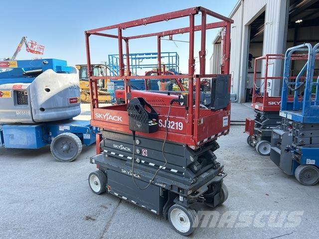 SkyJack SJ3219 Käärtõstukid