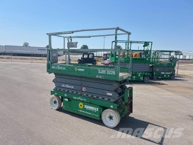 SkyJack SJ3226 Käärtõstukid