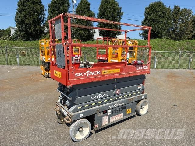 SkyJack SJ3226 Käärtõstukid