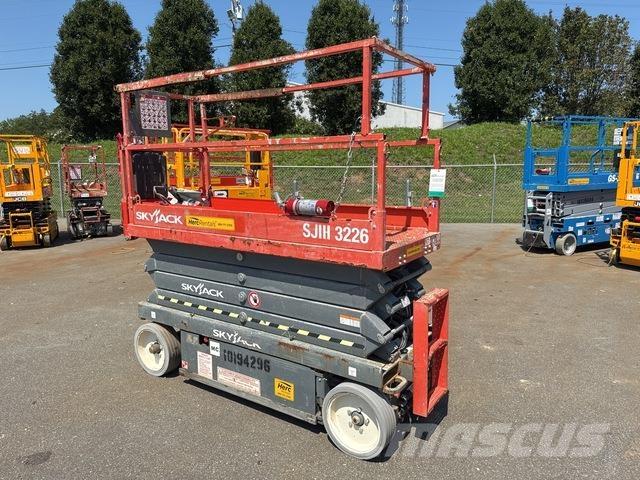 SkyJack SJ3226 Käärtõstukid