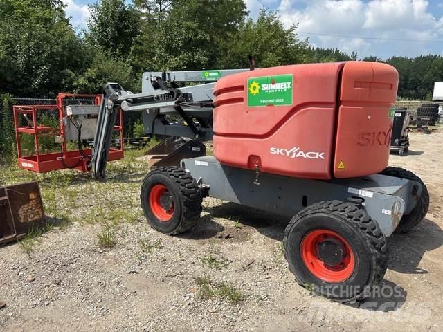 SkyJack SJ46AJ Iseliikuvad poomtõstukid