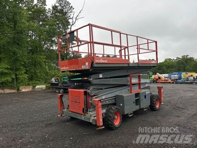 SkyJack SJ9250 Käärtõstukid