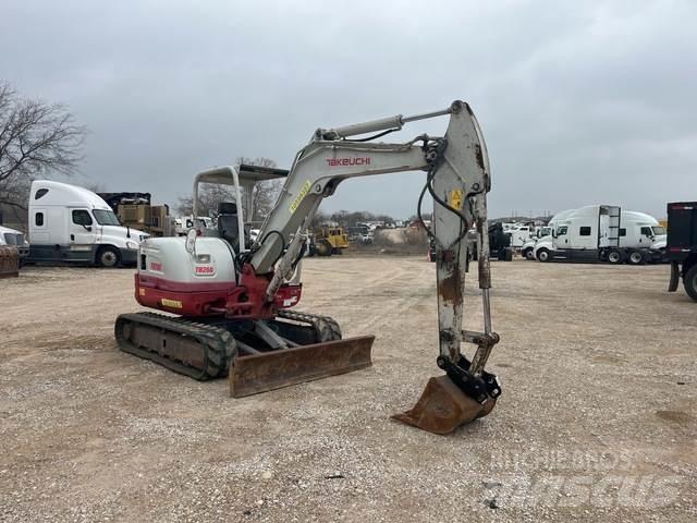Takeuchi TB260 Roomikekskavaatorid