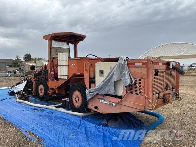 Tamrock 2FPDE Vertikaalsed puurmasinad