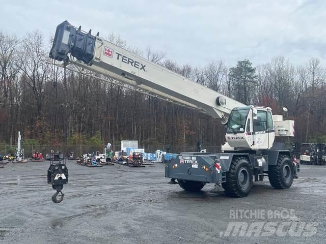 Terex RT230-2 Raske maastiku tõstukid