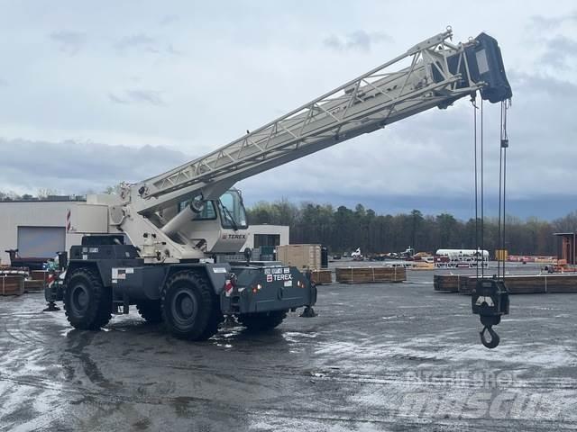 Terex RT230-2 Raske maastiku tõstukid
