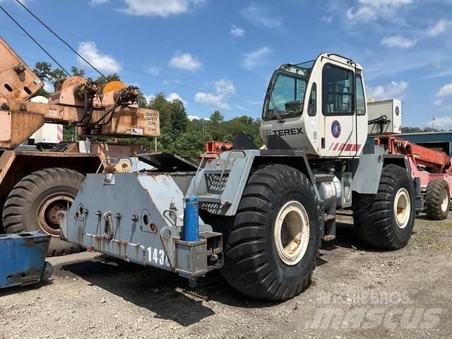 Terex RT335-1 Raske maastiku tõstukid