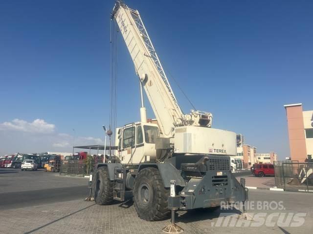 Terex RT555 Raske maastiku tõstukid