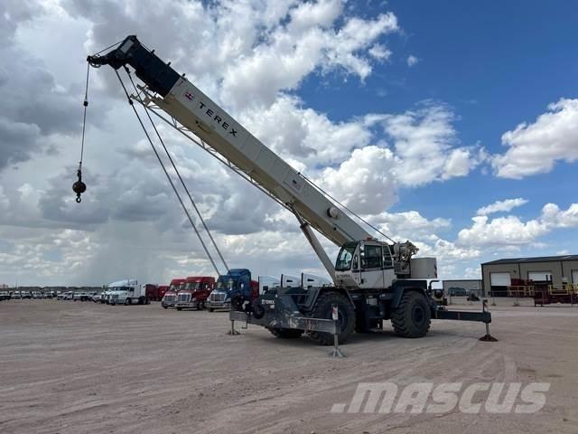 Terex RT555-2 Raske maastiku tõstukid