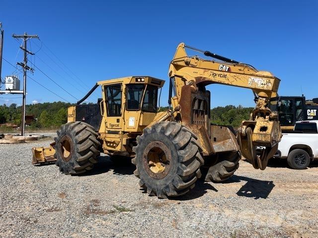 Tigercat 620D Väljaveotraktorid
