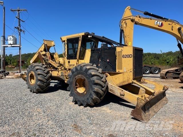 Tigercat 620D Väljaveotraktorid