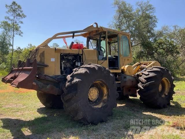 Timberjack 460 Väljaveotraktorid