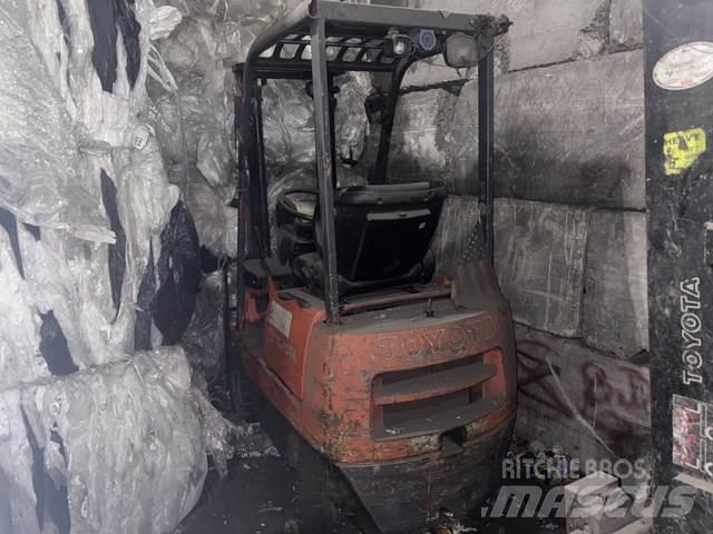 Toyota 403FG9 Muu