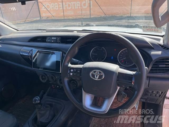Toyota Hilux Madelkaubikud