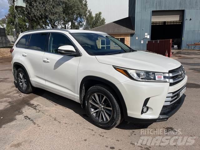 Toyota Kluger Sõiduautod
