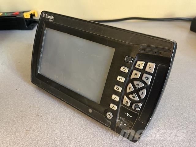 Trimble CB460 Muu