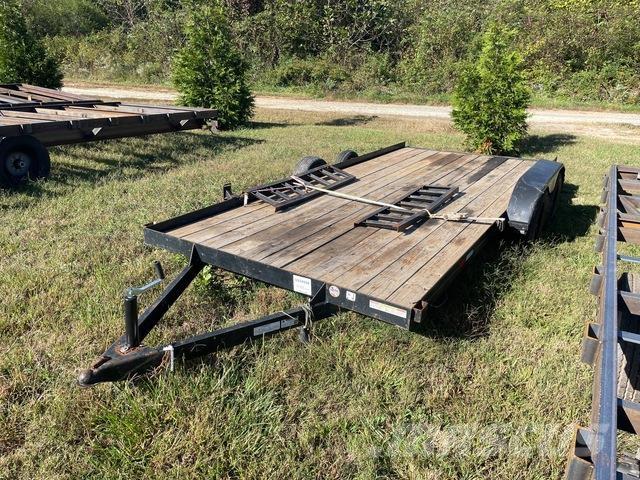 Triple Crown Autoveo poolhaagised