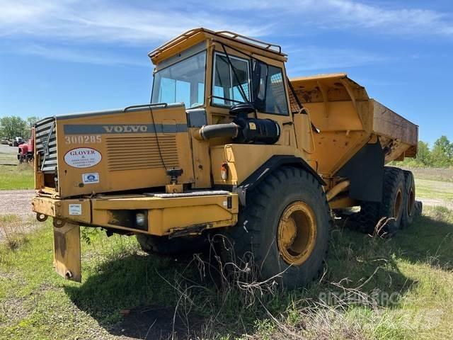 Volvo A25C 6x6 Liigendraamiga pinnaseveokid