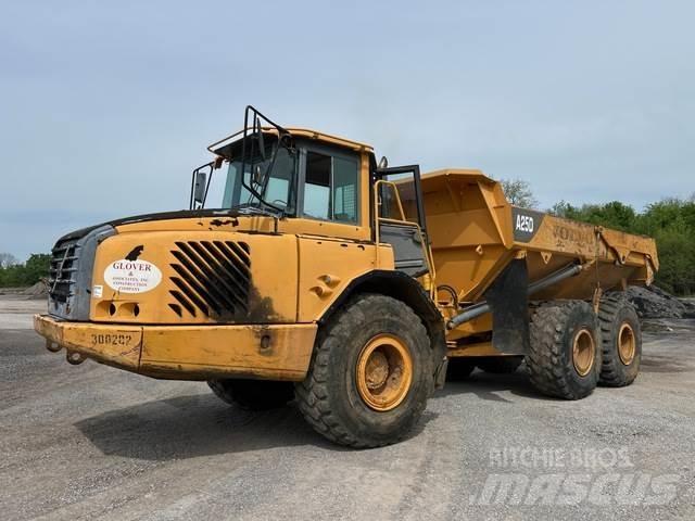 Volvo A25D Liigendraamiga pinnaseveokid