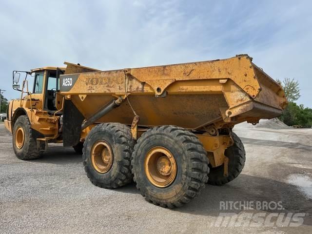 Volvo A25D Liigendraamiga pinnaseveokid