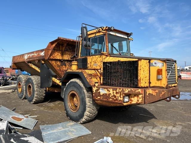 Volvo A30C Liigendraamiga pinnaseveokid