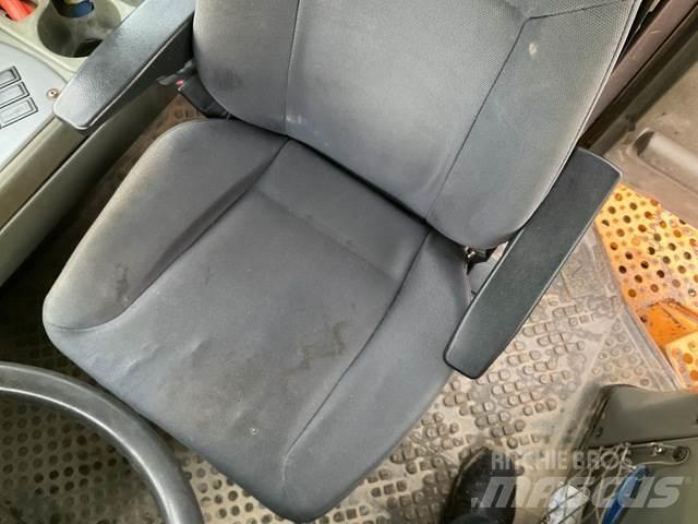 Volvo A30D Liigendraamiga pinnaseveokid
