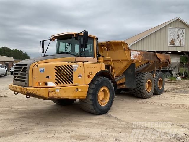 Volvo A30D Liigendraamiga pinnaseveokid