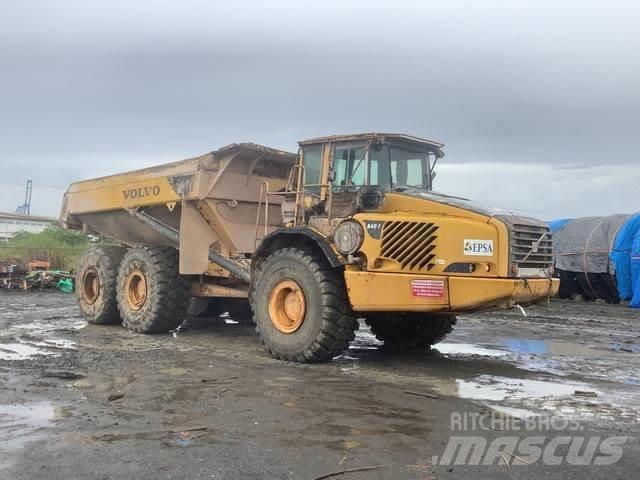 Volvo A40D Liigendraamiga pinnaseveokid