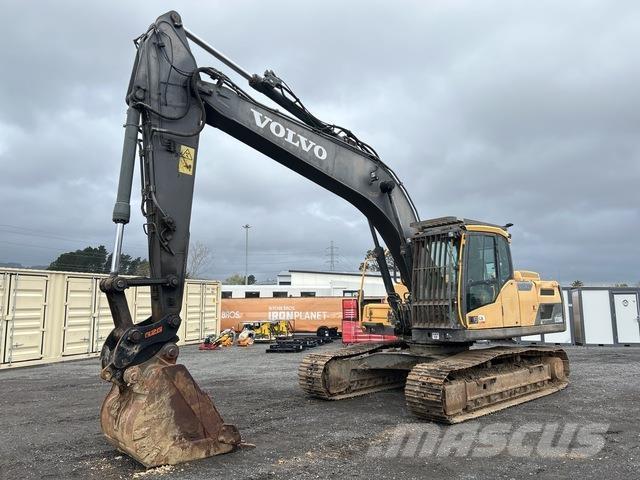 Volvo EC220DL Roomikekskavaatorid