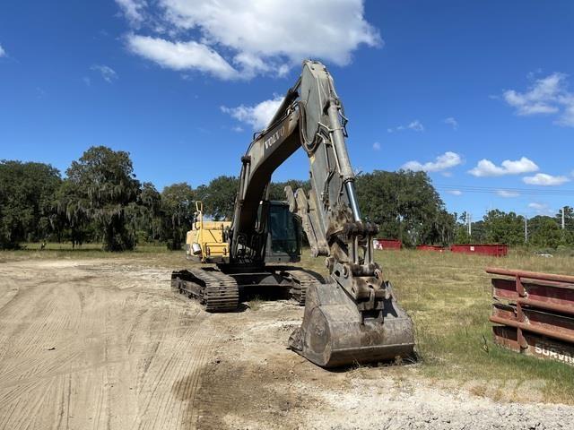 Volvo EC300DL Roomikekskavaatorid