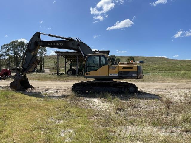 Volvo EC300DL Roomikekskavaatorid