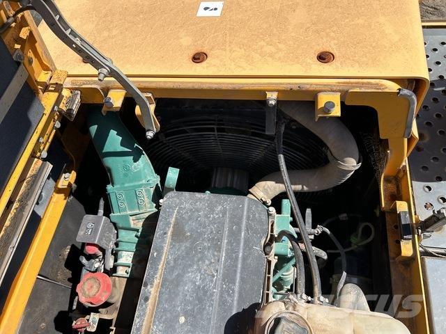 Volvo EC380DL Roomikekskavaatorid