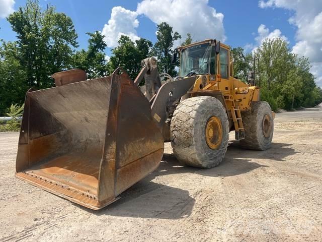 Volvo L220E Rataslaadurid