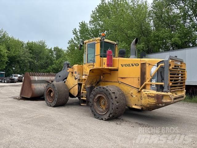 Volvo L220E Rataslaadurid
