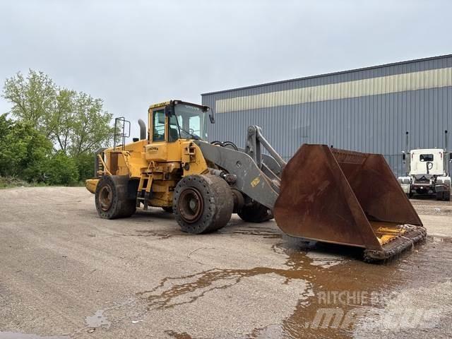 Volvo L220E Rataslaadurid