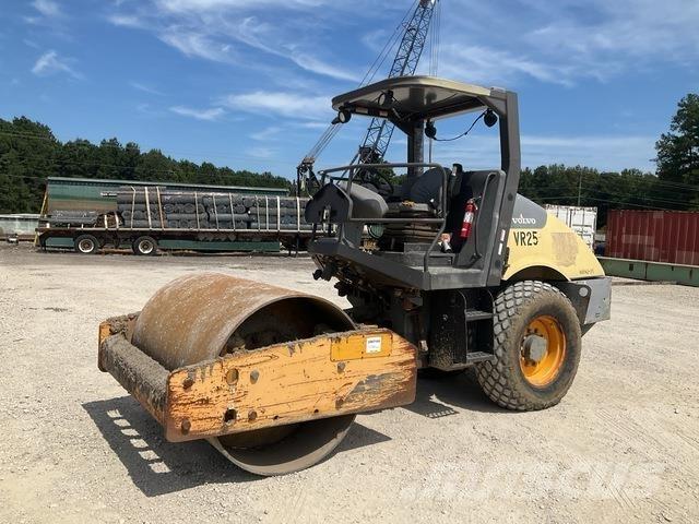 Volvo SD70D Ühe trumliga rullid