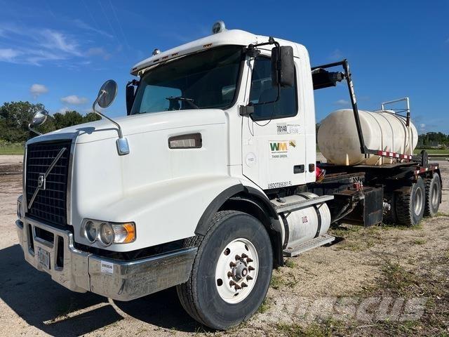 Volvo VHD64 Vahetuskastiga tõstukautod