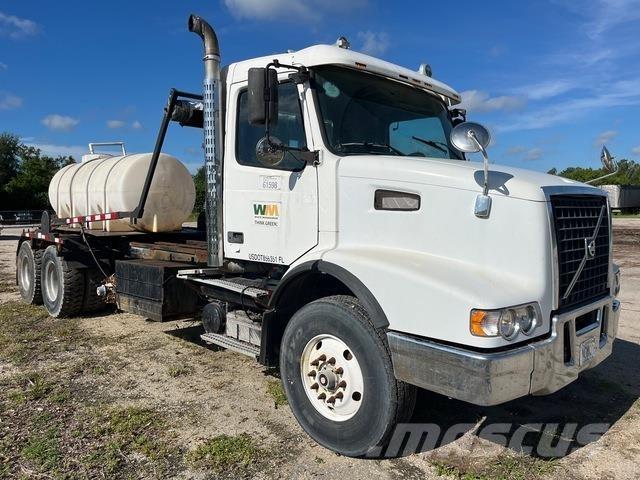 Volvo VHD64 Vahetuskastiga tõstukautod