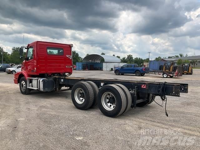 Volvo VHD64B Kabiinid