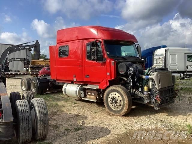 Volvo VNL Sadulveokid