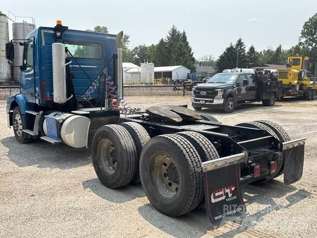Volvo VNL Sadulveokid