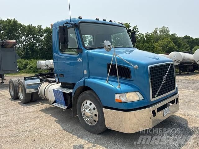Volvo VNL Sadulveokid