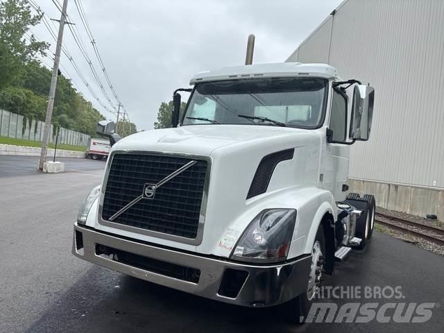 Volvo VNL Sadulveokid