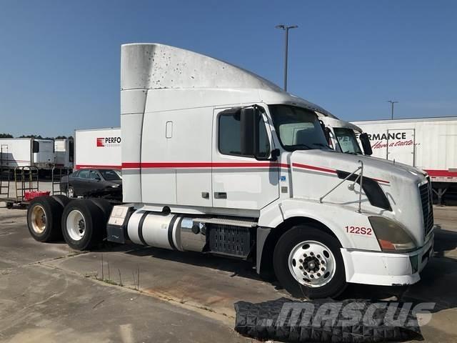 Volvo VNL Sadulveokid