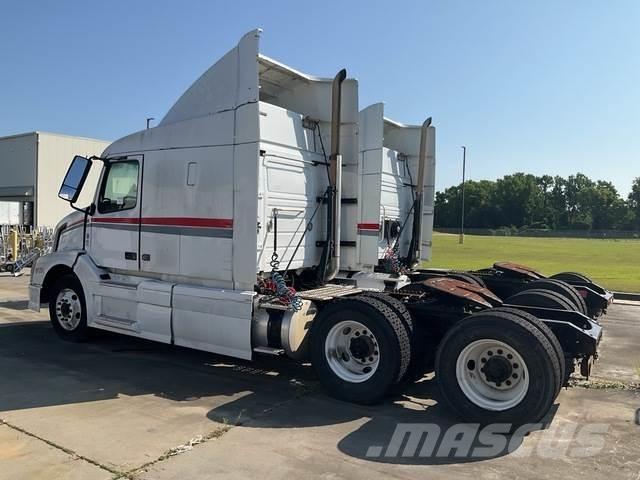 Volvo VNL Sadulveokid