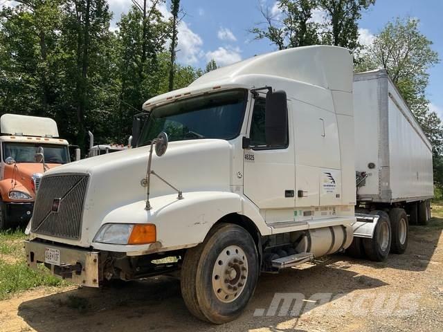 Volvo VNL Sadulveokid