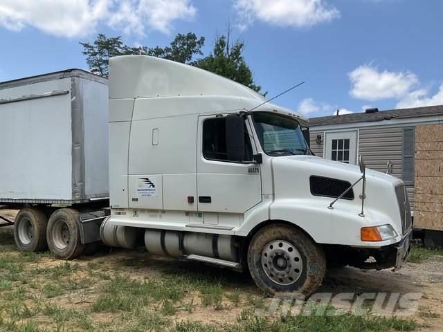 Volvo VNL Sadulveokid